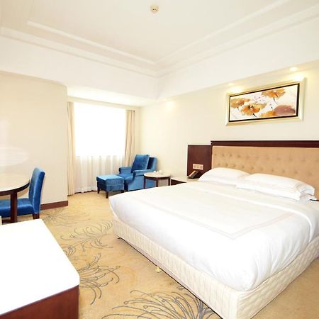 Overseas Chinese Friendship Hotel Cantão Exterior foto